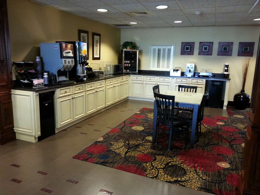 Best Western Plus Brandywine Inn & Suites Monticello Restoran gambar
